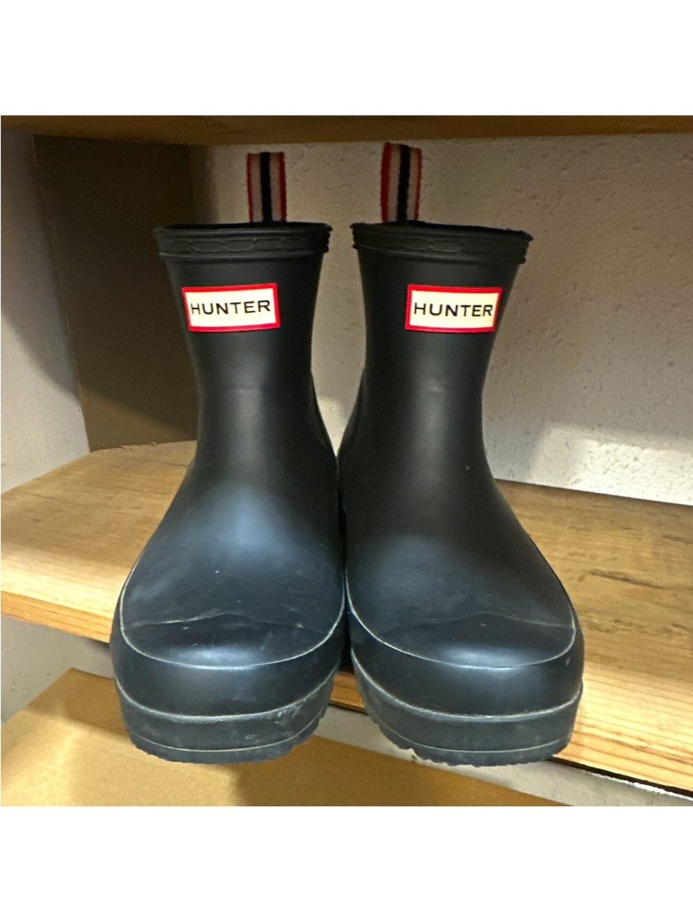 Hunter women Short Matte Black Rain Boots with Logo Pull Tabs